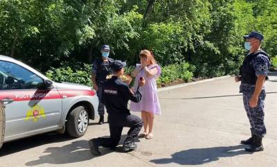 В Ульяновске в День любви, семьи и верности сотрудник Росгвардии сделал предложение своей избраннице