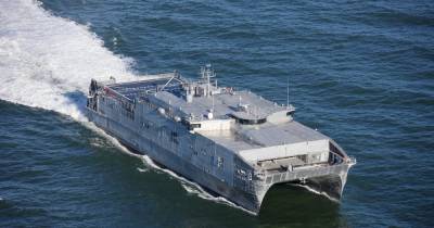США направили в Черное море скоростной десантный корабль Yuma (фото)