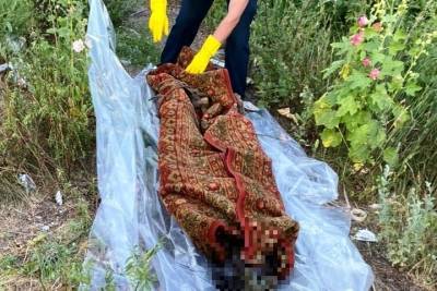 7 июля в Кимовске около мусорки нашли завернутый в ковер труп 44-летней женщины
