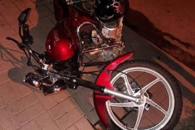Пикап, легковушка и мотоцикл столкнулись в Белгородской области