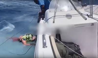 Туристка врезалась головой в борт катера