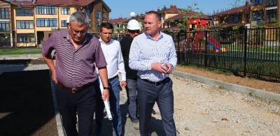 Глава Красногорска Алексей Спасский посетил стройплощадку детсада в Ангелово