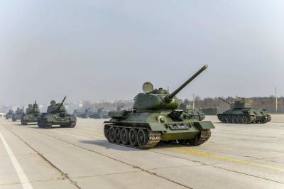 В Крыму на фоне учений Sea Breeze прошли танковые стрельбы