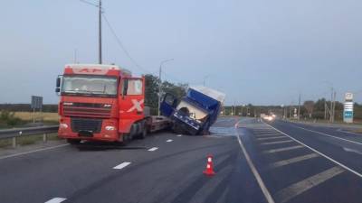 В Путятинском районе столкнулись два грузовика