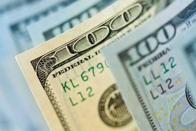 Эксперты объяснили, почему доллар останется ниже 76 рублей