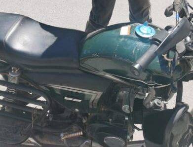 На улице Фирсова в Рязани остановили мотоциклиста без прав и шлема