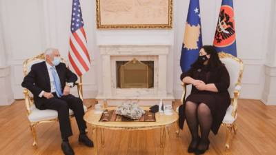 Руководство Косово чествовало американского военного преступника...