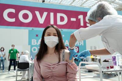 Песков заявил об эффективности российской вакцины к новым штаммам