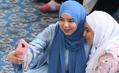 Разрешение на ношение хиджаба в общественных местах не означает, что его можно носить в школе