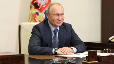 Путин указал на необходимость новаторских идей молодежи для движения РФ вперед