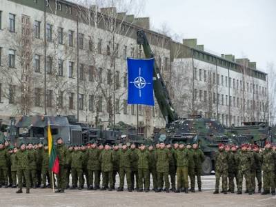 На базе НАТО в Литве во время пресс-конференции премьера Испании возникла неизвестная угроза