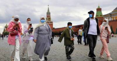 В Москве смягчают Covid-ограничения, хотя в России третий день больше 700 смертей