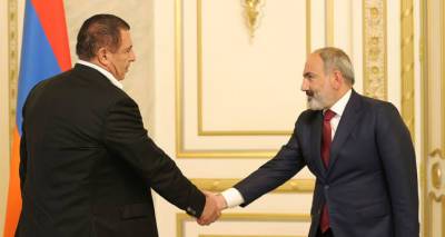 И.о премьера Армении встретился с лидером "Процветающей Армении"