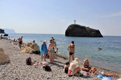 Лучший пляж Крыма: куда ведет каменная лестница у Лукоморья