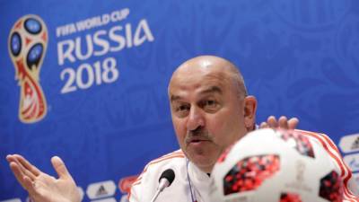 Главный тренер сборной России по футболу отправлен в отставку