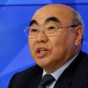 Двух экс-президентов Кыргызстана объявили в розыск