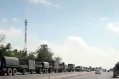 В Краснодарском крае замечена большая колонна военной техники, видео