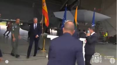 Пресс-конференцию на базе НАТО «прервал российский самолет»