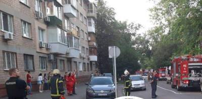 В Киеве загорелось общежитие колледжа, началась эвакуация: фото