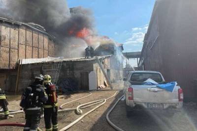 В МЧС сообщили о локализации пожара на складе на юго-востоке Москвы