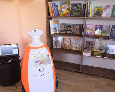 В сельской библиотеке в Удмуртии появился робот-экскурсовод