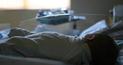 У одного из трех госпитализированных в Тбилиси младенцев индийский штамм коронавируса