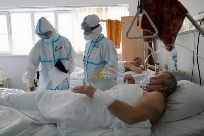 "Врачи творят чудеса": видео из COVID-госпиталя в московском ТЦ