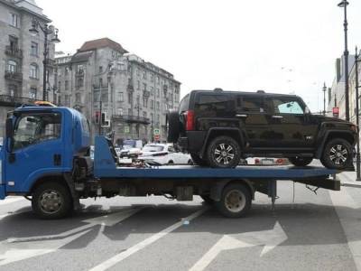 В Петербурге за неделю эвакуировали почти 500 неправильно припаркованных машин
