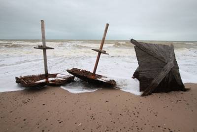Россиян предупредили об опасностях купания в Черном море во время шторма