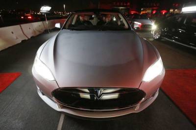 Немецкие власти хотят оштрафовать Tesla