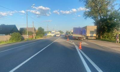 На трассе М-10 в Тверской области водитель заснул за рулем и врезался в фуру