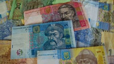 Долги украинцев за коммуналку и штрафы будут снимать со счета автоматически