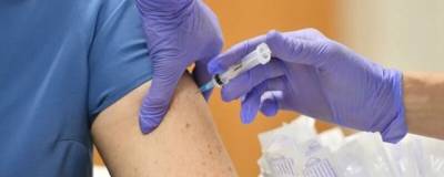 Врач из США Маккалоу заявил, что эффективное лечение коронавируса подменили вакцинами