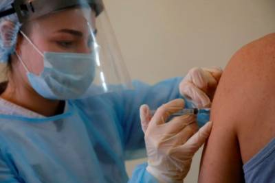 К вакцинации в Украине привлекут студентов-медиков и интернов - ВОЗ
