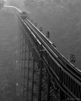 Строят мост (в Турции) Человек на мосту Отличное место для катания Мост перекусанного лома После меня этот…