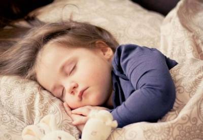 Медики рассказали сколько нужно спать в разном возрасте