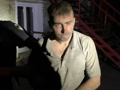 Подозреваемый в педофилии, который сбежал из-под стражи в Киеве, сутки прятался на крыше – СМИ