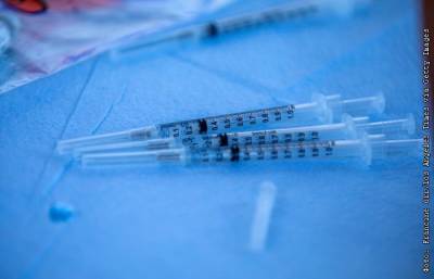 Pfizer и BioNTech запросят разрешение у регуляторов о бустере для вакцины от COVID-19 - interfax.ru - Москва - США - Los Angeles