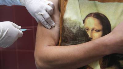 Темпы вакцинации позволили смягчить карантинный режим в Москве