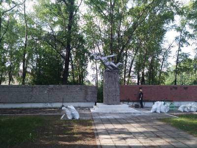 СЛДК начал реконструкцию мемориала погибшим в годы Великой Отечественной войны сотрудникам лесозавода