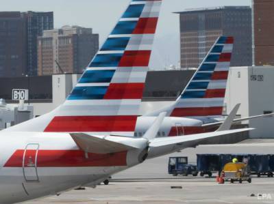 В США отменили авиарейс из-за отказа подростков надеть маску