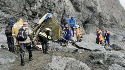 Спасатели добрались до места столкновения Ан-26 со скалой