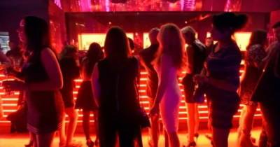 Во Франции дали добро на работу ночных клубов: откроются впервые за 16 месяцев