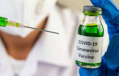 Женщина едва не умерла после прививки от COVID-19: вот что власти ответили на это
