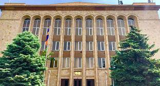Конституционный суд Армении отказал оппозиции в отводе судьи