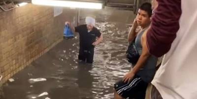 Нью-Йорк затопило – в метро и на улицах воды по пояс (видео)