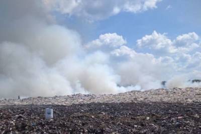 В Ярославской области опять загорелся мусорный полигон