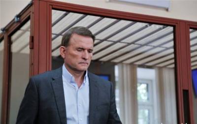 Суд продлил круглосуточный домашний арест Медведчуку