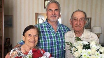 Аферисты развели пожилых родителей братьев Меладзе на 300 тысяч рублей