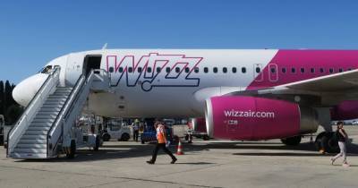 Украинцев не пустили на борт самолета Wizz Air "Киев - Таллин", – соцсети